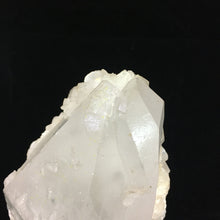 Generator quartz with Calcite and Chalcopyrite